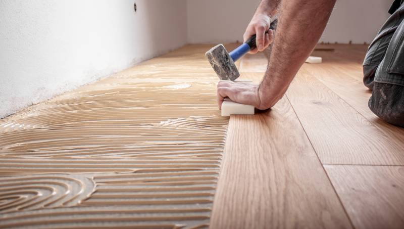 Parquet chêne massif en pose collée à Dardilly près de Lyon